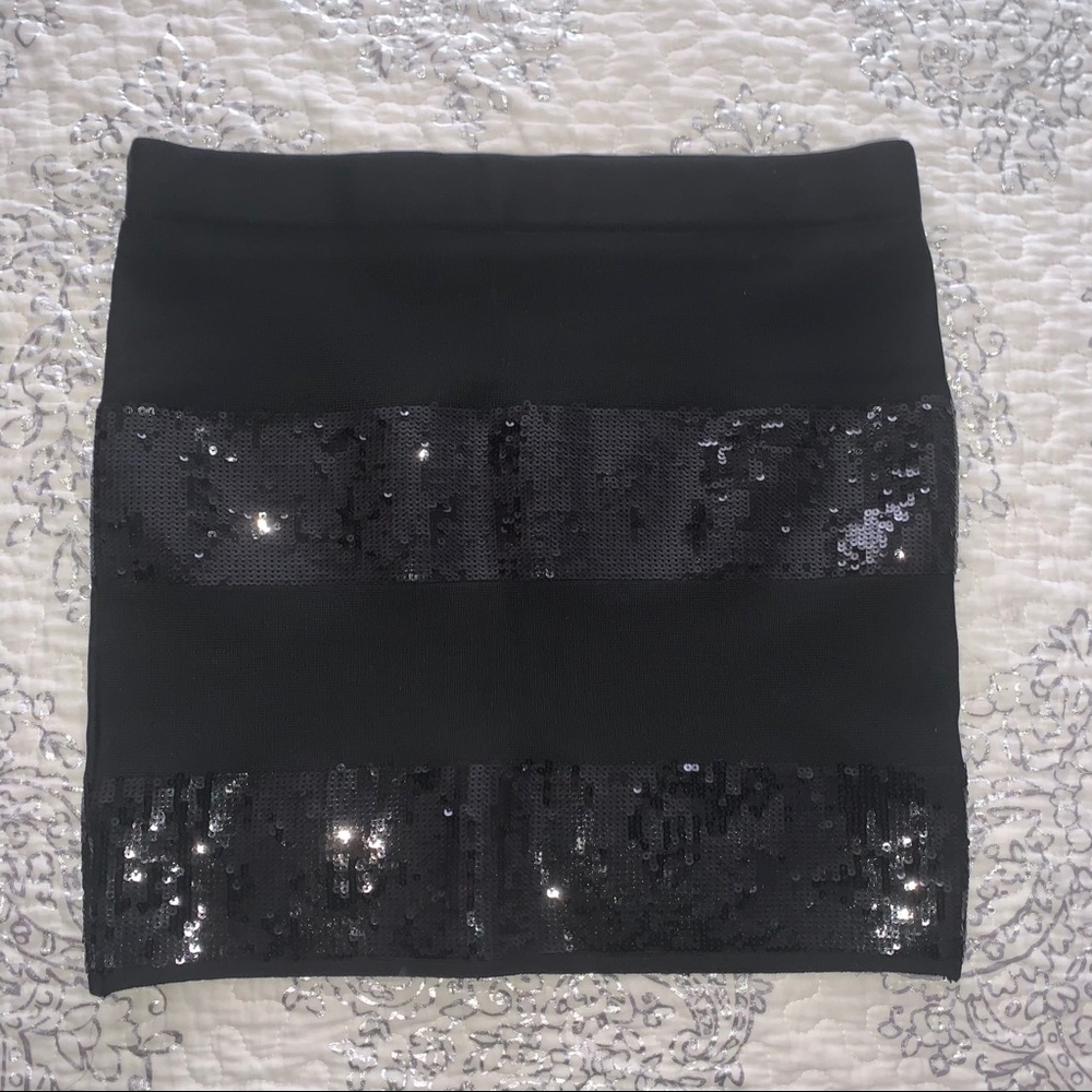 Guess sequin pencil skirt size L